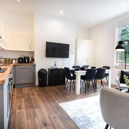 Appartamento Excellent 3 Bedroom, 3 Baths, Centre, Voucher Available! *