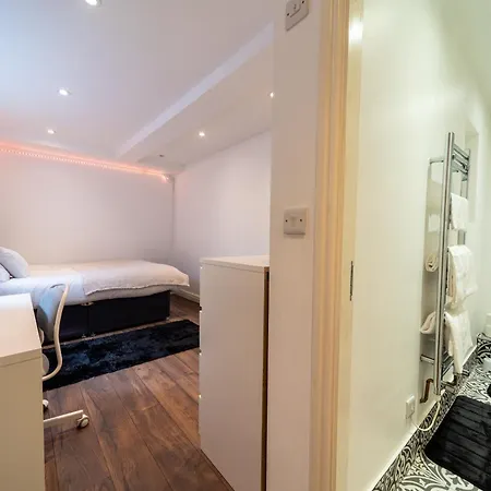 Appartement Excellent 3 Bedroom, 3 Baths, Centre, Voucher Available Leeds (West Yorkshire)